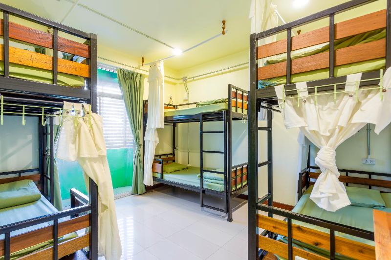 OYO 928 Leaf Hostel - Oda