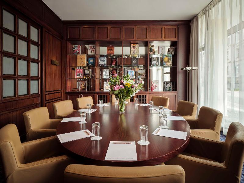 Spark by Hilton Wuppertal City Centre - Genel