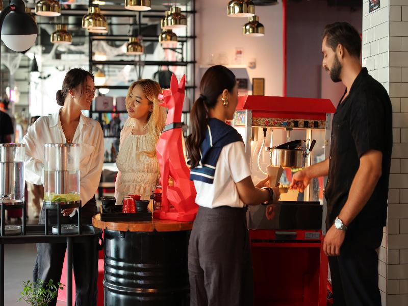 Radisson Red Dubai Silicon Oasis - Lobi