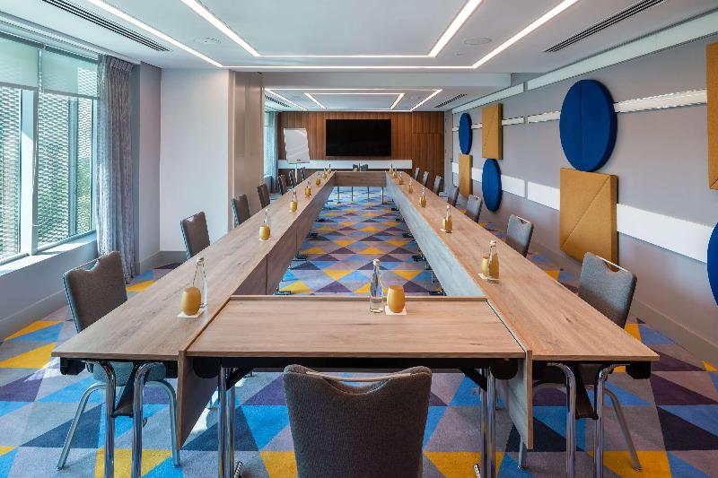 Radisson Red Dubai Silicon Oasis - Toplantı