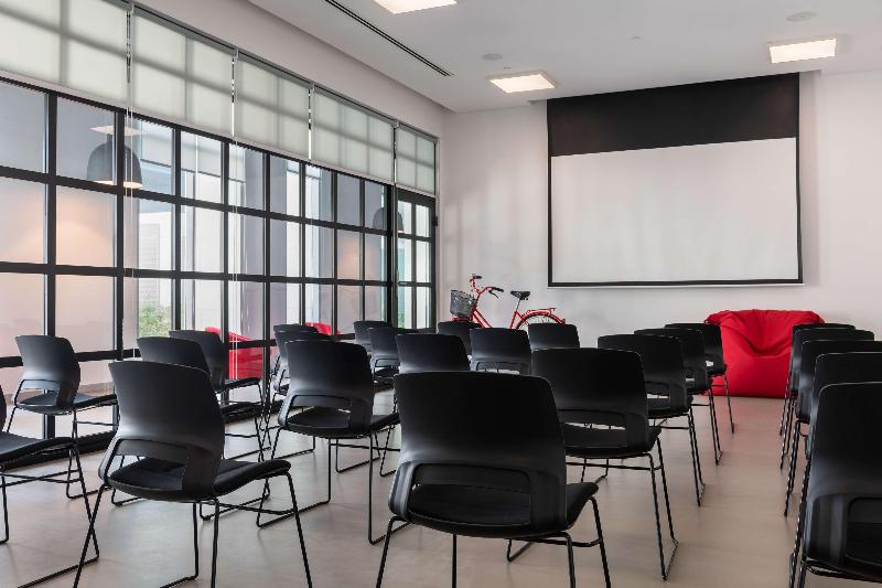 Radisson Red Dubai Silicon Oasis - Toplantı
