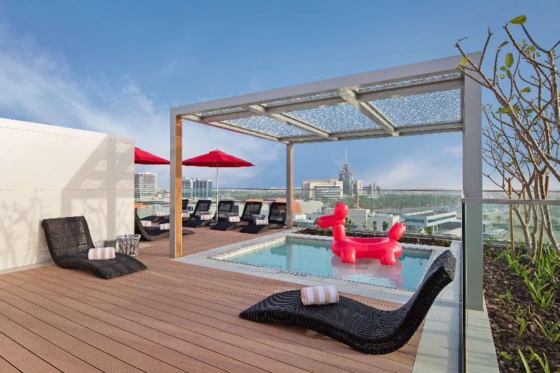 Radisson Red Dubai Silicon Oasis - Havuz