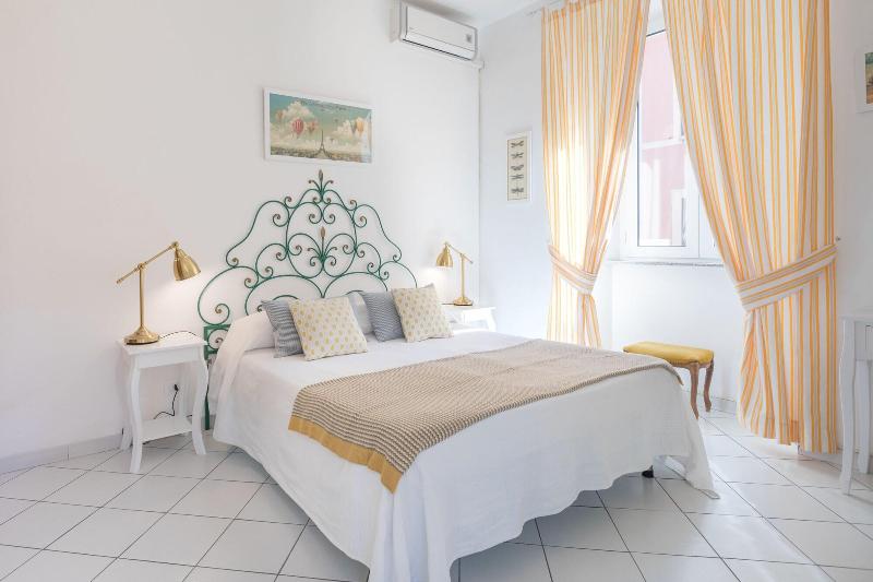 Bed And Breakfast Piazza Fratti - Oda