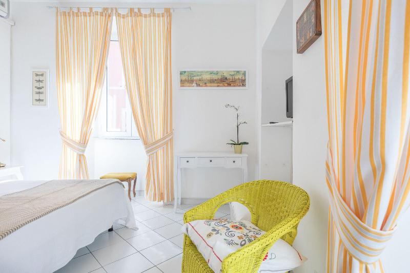 Bed And Breakfast Piazza Fratti - Oda
