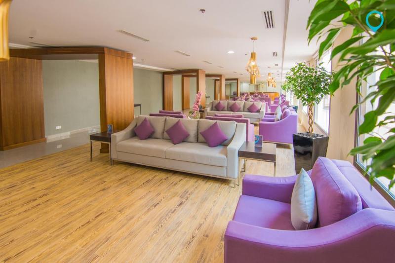 Somewhere Bliss Hotel - Lobi