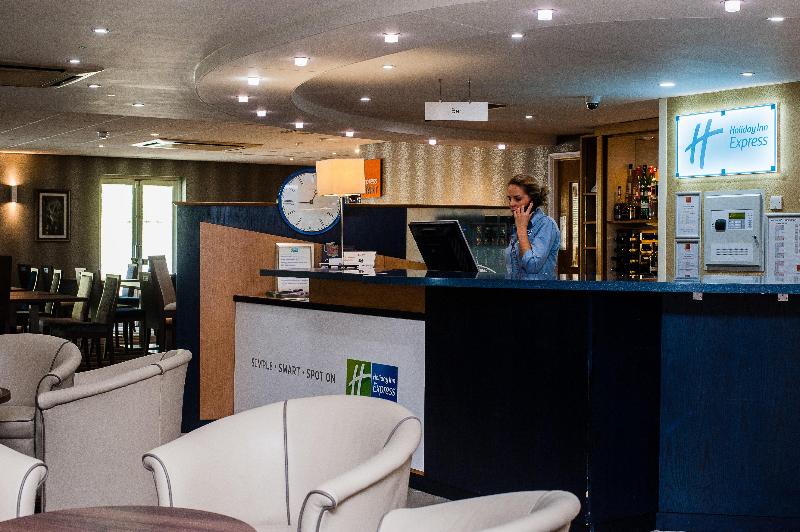 Holiday Inn Express Canterbury - Lobi