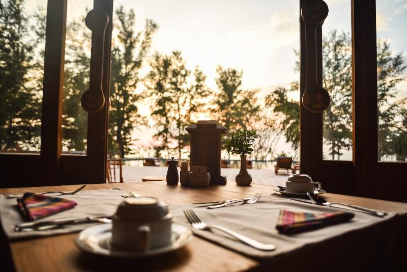 Santhiya Phuket Natai Resort and Spa - Restoran