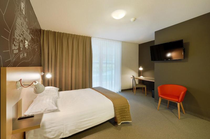 Swisstech Hotel - Oda