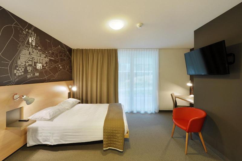 Swisstech Hotel - Oda