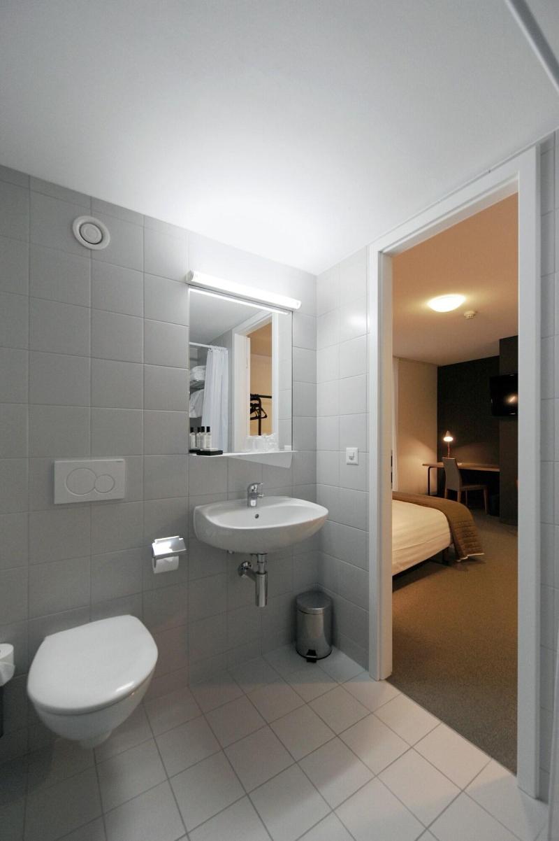 Swisstech Hotel - Oda