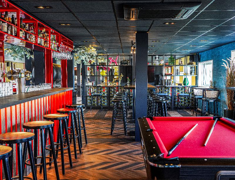 Botel - Bar