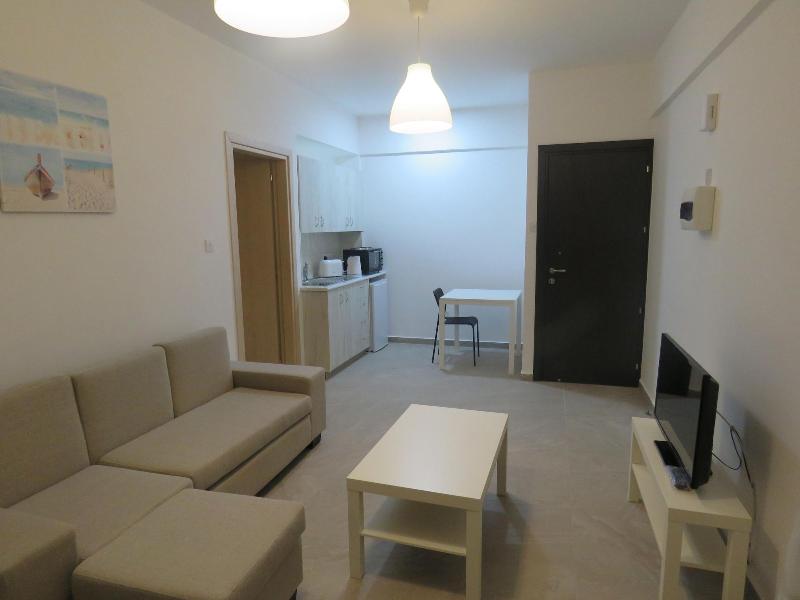 Polyxeni Hotel Apartments - Oda
