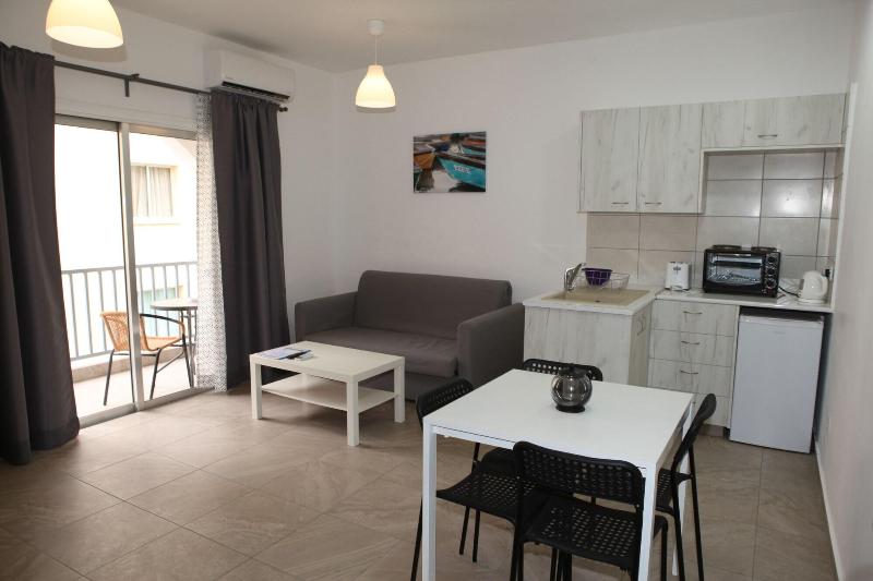 Polyxeni Hotel Apartments - Oda