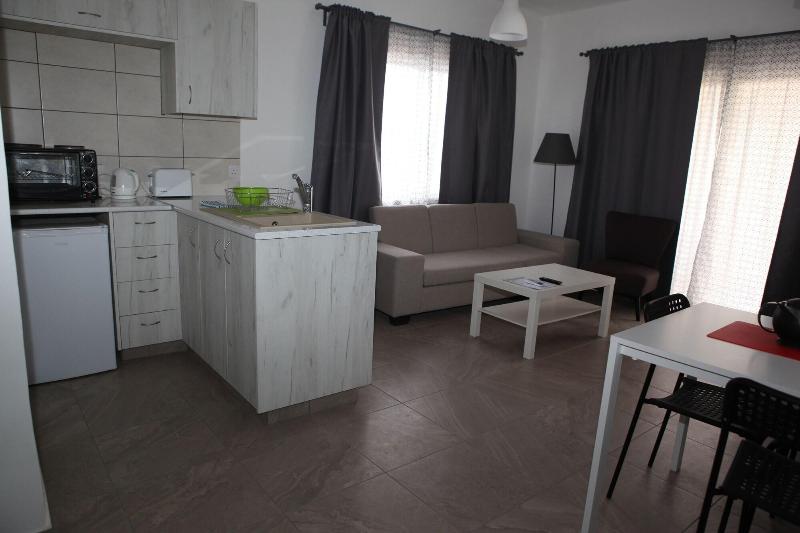 Polyxeni Hotel Apartments - Oda