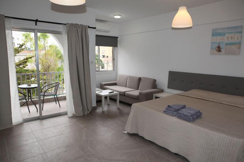 Polyxeni Hotel Apartments - Oda