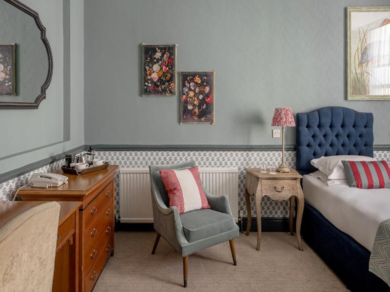Royal Hotel - Genel
