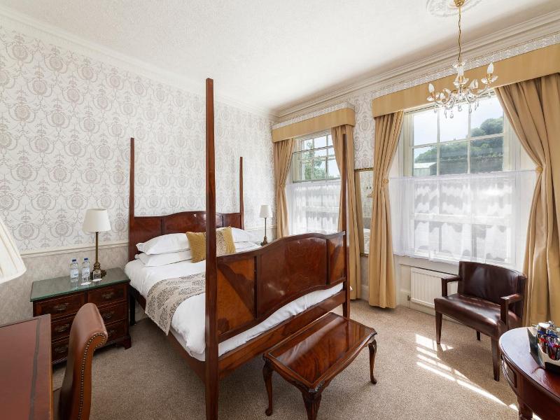 Royal Hotel - Genel