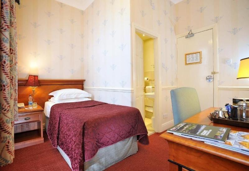Royal Hotel - Oda