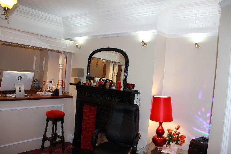 Ambassador Hotel - Lobi
