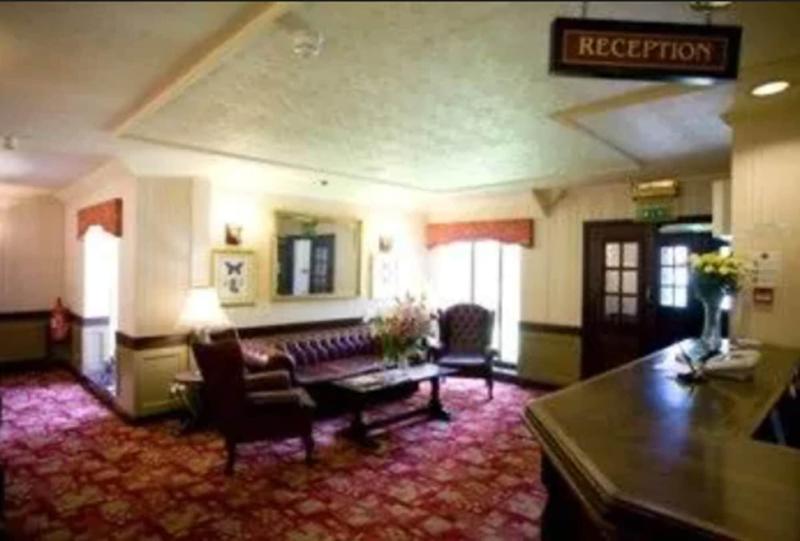 The Victoria Hotel - Lobi