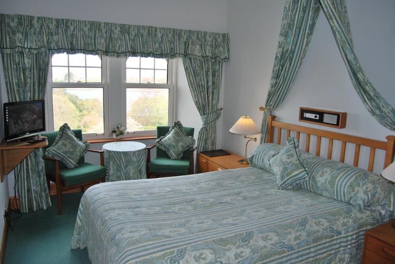 Falls of Lora Hotel - Genel