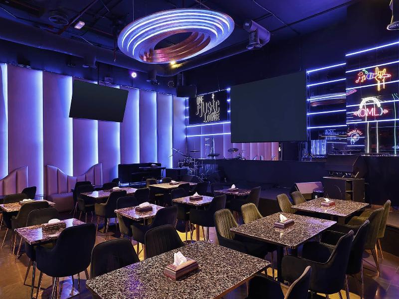 Barceló Al Jaddaf, Dubai - Bar