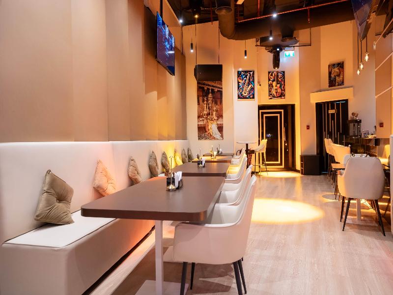 Barceló Al Jaddaf, Dubai - Bar