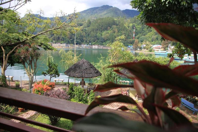 Pandu Lakeside Parapat Hotel - Genel
