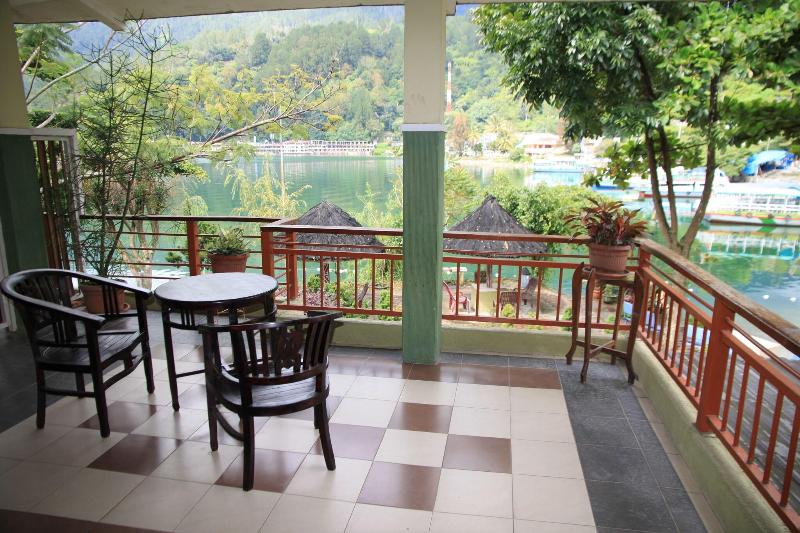Pandu Lakeside Parapat Hotel - Genel