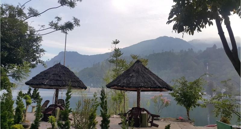 Pandu Lakeside Parapat Hotel - Genel