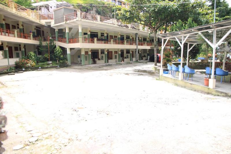 Pandu Lakeside Parapat Hotel - Genel