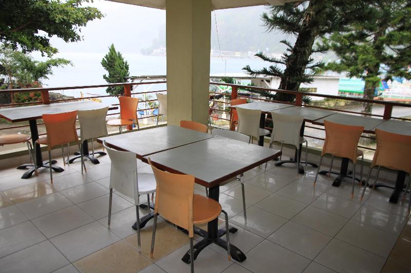 Pandu Lakeside Parapat Hotel - Genel