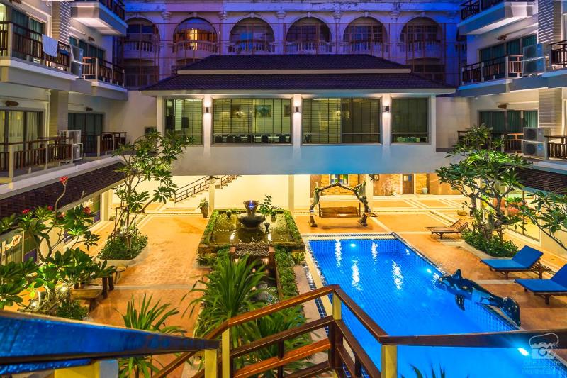 The Agate Pattaya Boutique Resort - Havuz