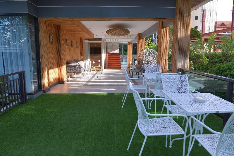 The Tamnan Pattaya Hotel Resort - Teras