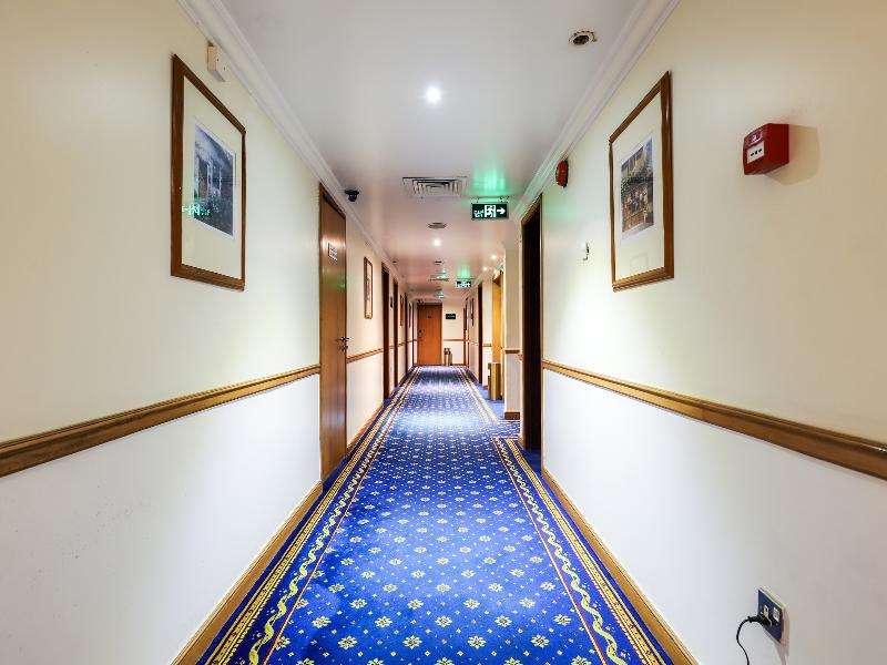 City Plaza Hotel - Lobi