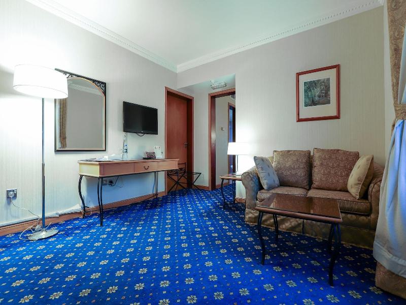 City Plaza Hotel - Oda