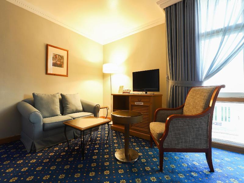 City Plaza Hotel - Oda