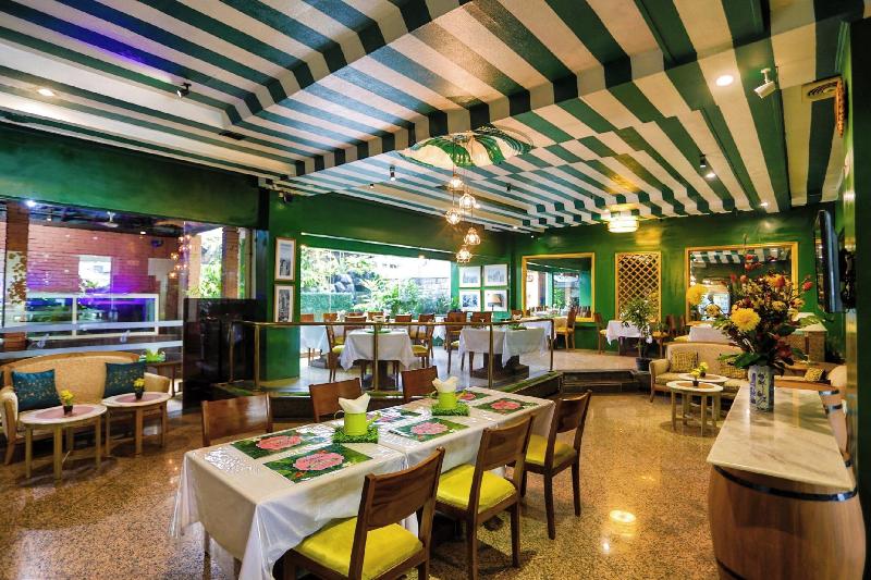 Johns Pardede International Hotel - Restoran