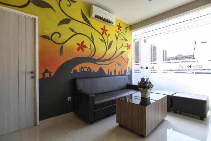 Dom Hotel Jogja - Lobi