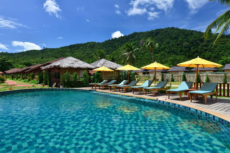 Pingchan Koh Phangan Beachfront Resort - Havuz