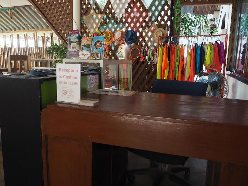 The Scenery Beach Resort - Lobi