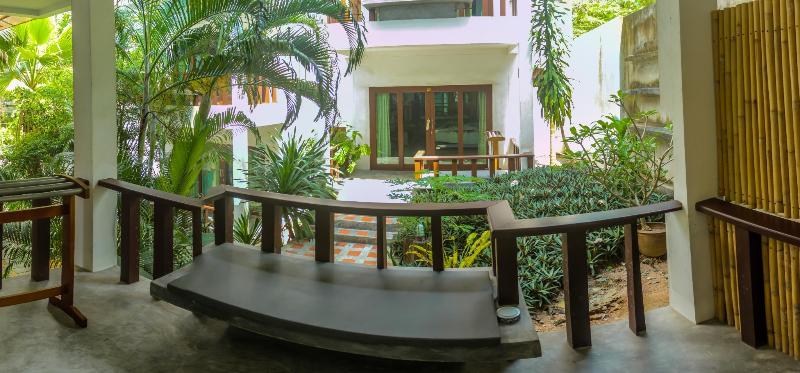 In Touch Resort - Genel