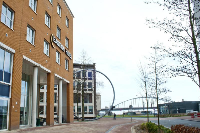Bastion Hotel Arnhem - Genel