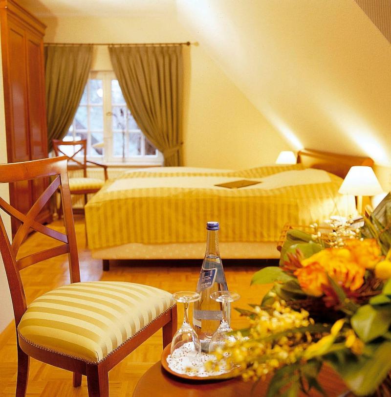 Dreimädelhaus Bremen Hotel & Restaurant - Oda