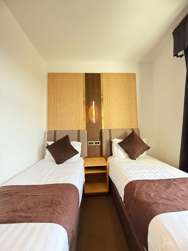 Four Saints Brig Y Don Hotel - Oda