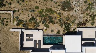 Bonzoe Suites & Villas