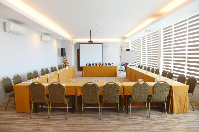 The One Hotel Makassar - Aktivite