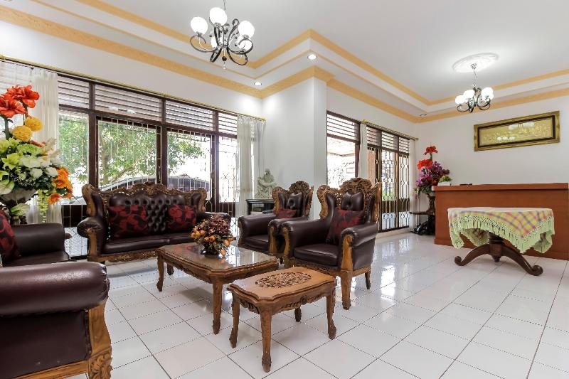 Formerly Reddoorz Near Sam Ratulangi Airport - Lobi