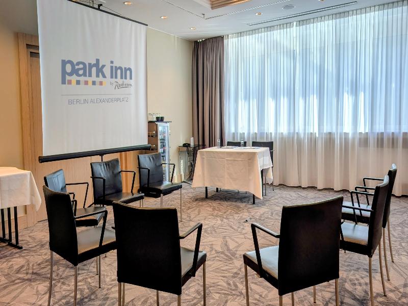 Park Inn by Radisson Berlin Alexanderplatz - Toplantı