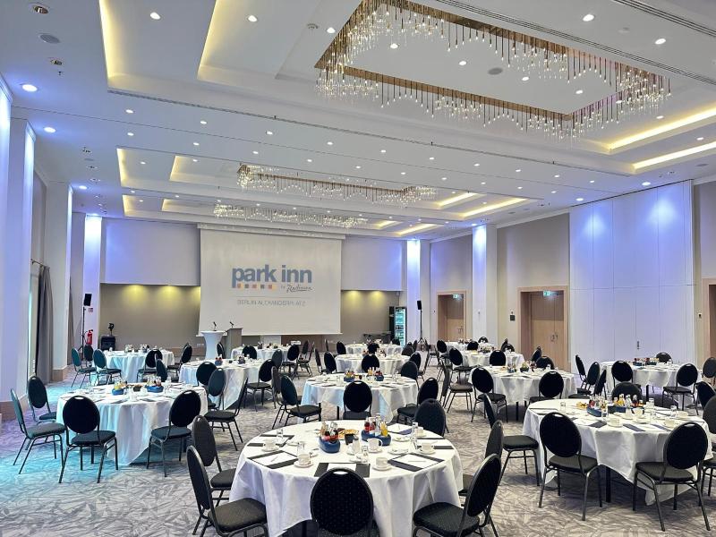 Park Inn by Radisson Berlin Alexanderplatz - Toplantı